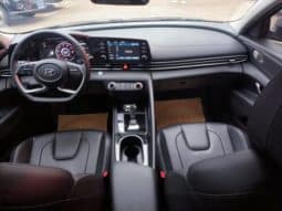 
										Hyundai Elantra (VII), 2023 full									