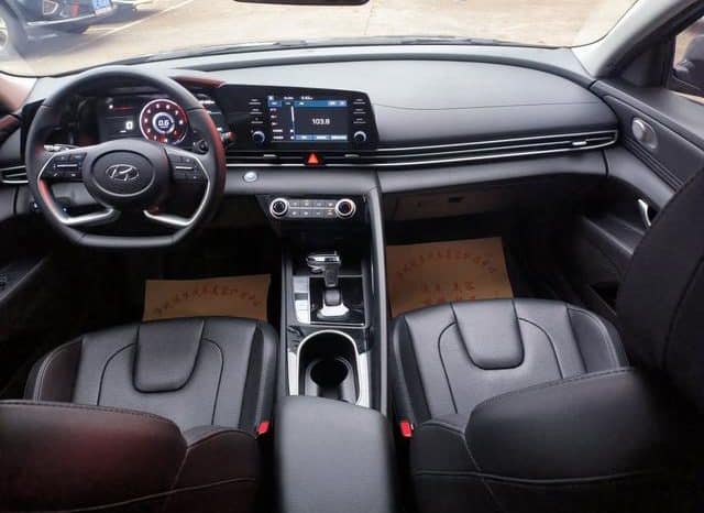 
								Hyundai Elantra (VII), 2023 full									