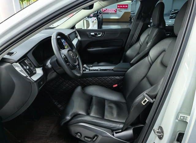 
								Volvo XC60, 2022 full									