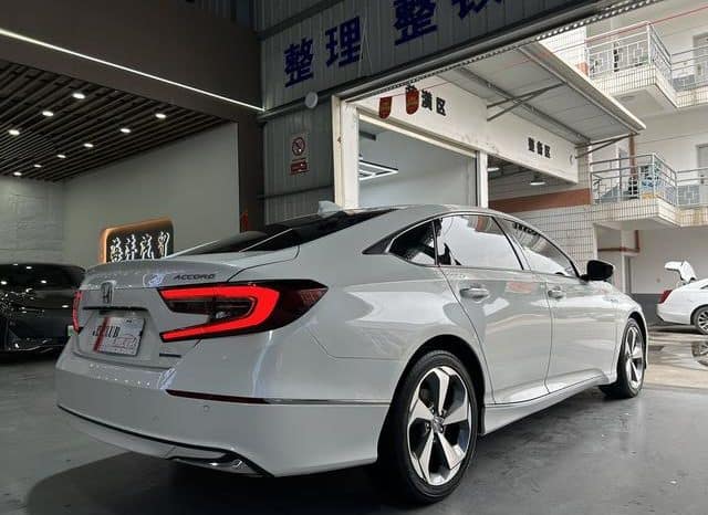 
								Honda Accord, 2021 full									