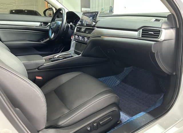 
								Honda Accord, 2021 full									