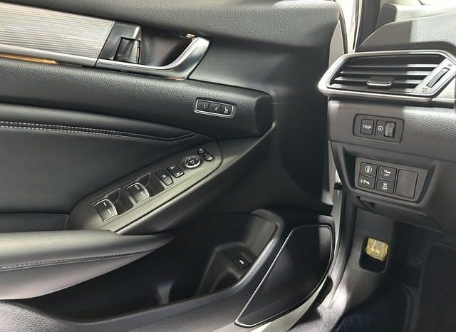 
								Honda Accord, 2021 full									
