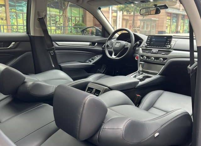 
								Honda Accord, 2020 full									