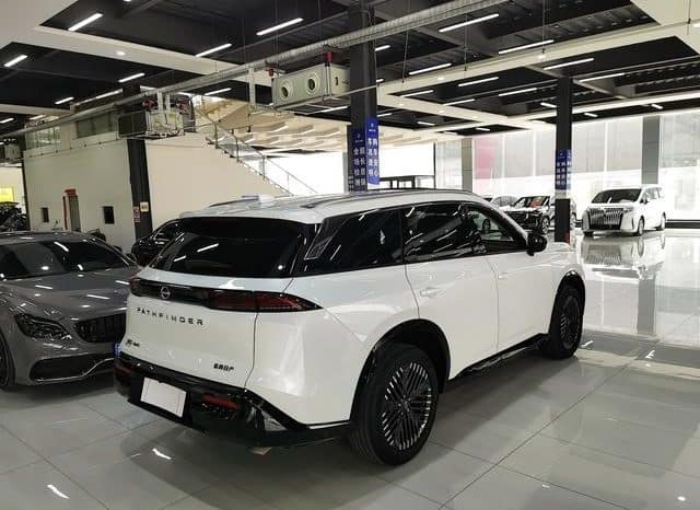 
								Nissan Pathfinder, 2024 full									