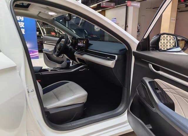
								Geely Emgrand, 2022 full									