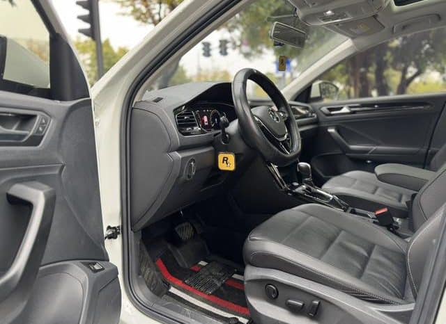 
								Volkswagen T-Roc, 2022 full									
