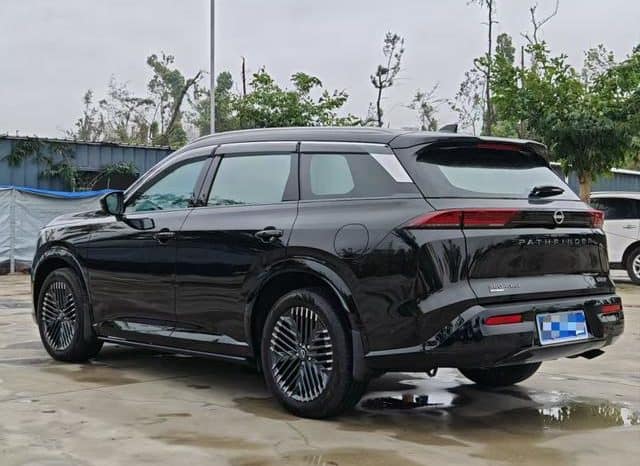 
								Nissan Pathfinder, 2024 full									
