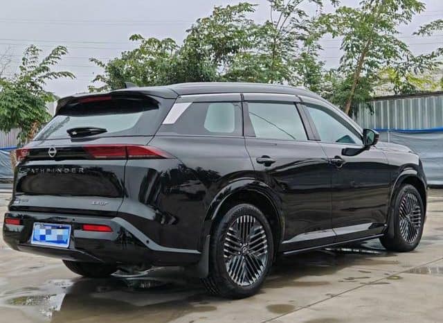 
								Nissan Pathfinder, 2024 full									