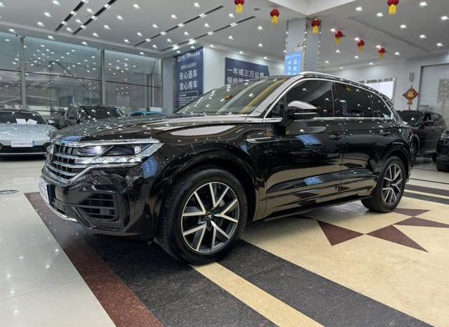 67cb8285956a4 Volkswagen Touareg, 2021