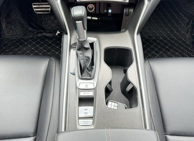 
								Honda Accord, 2023 full									
