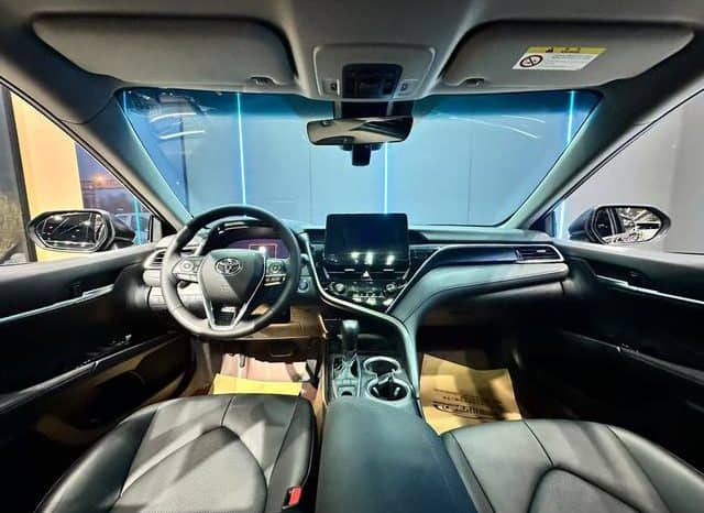 
								Toyota Camry, 2024 full									