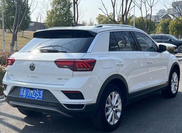 
								Volkswagen T-Roc, 2022 full									