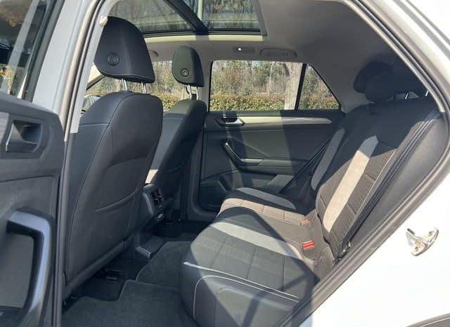 
								Volkswagen T-Roc, 2022 full									