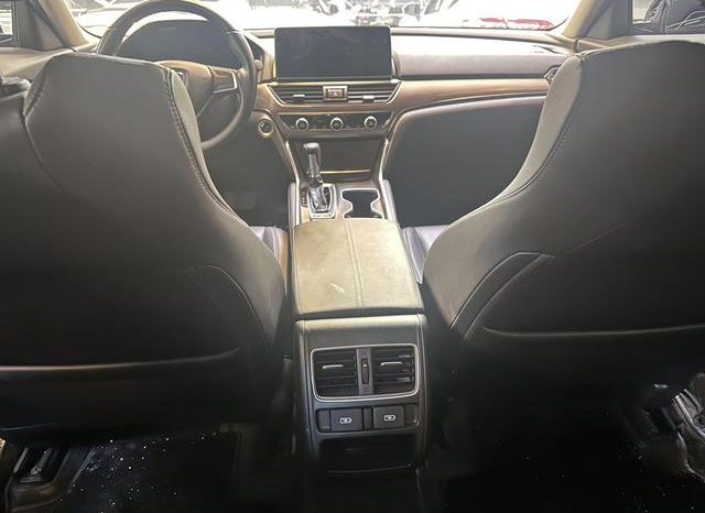 
								Honda Accord, 2023 full									