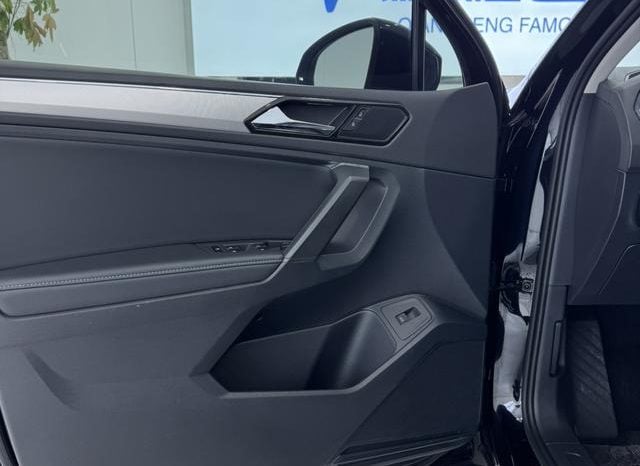 
								Volkswagen Tiguan L, 2020 full									