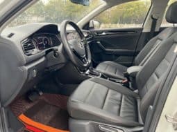 
										Volkswagen T-Roc, 2022 full									