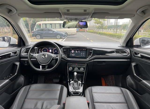 
								Volkswagen T-Roc, 2022 full									