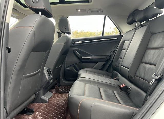 
								Volkswagen T-Roc, 2022 full									