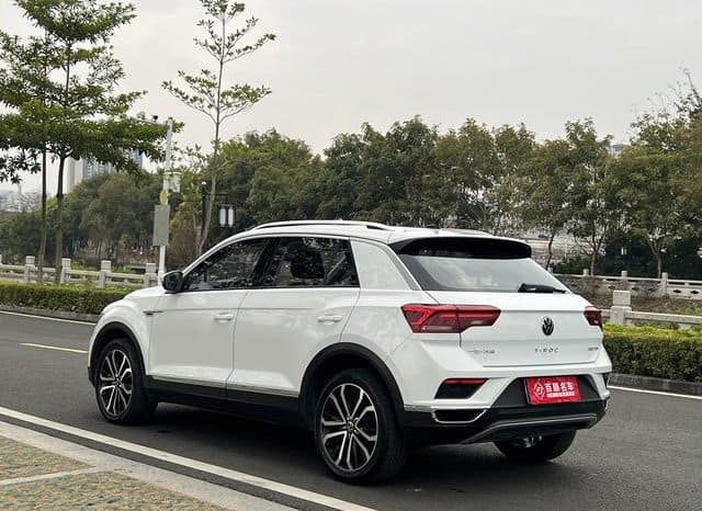 
								Volkswagen T-Roc, 2022 full									