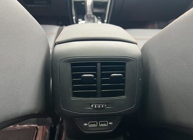 
								Volkswagen T-Roc, 2022 full									