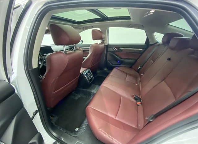 
								Honda Accord, 2022 full									