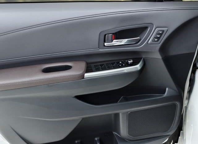 
								Toyota Granvia, 2023 full									