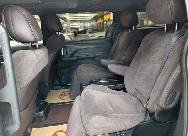 
								Toyota Granvia, 2023 full									