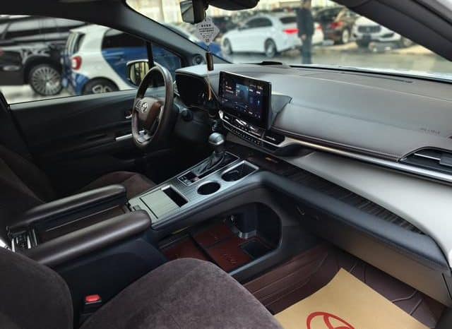 
								Toyota Granvia, 2023 full									