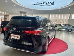 
										Toyota Sienna, 2024 full									