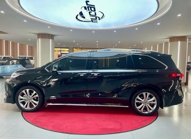 
								Toyota Sienna, 2024 full									