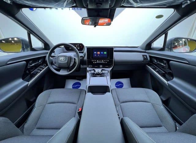 
								Toyota GAC Platinum 4X, 2025 full									