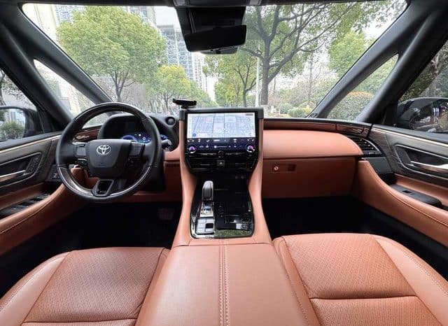 
								Toyota Vellfire (II), 2024 full									