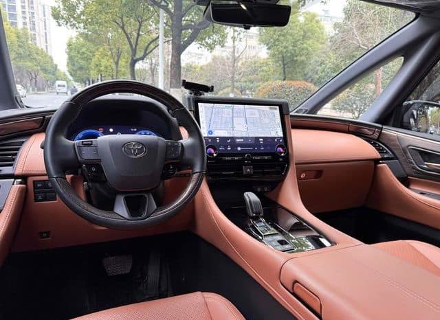 
								Toyota Vellfire (II), 2024 full									