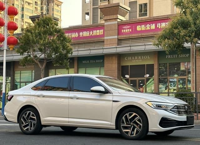 
								Volkswagen Jetta, 2023 full									