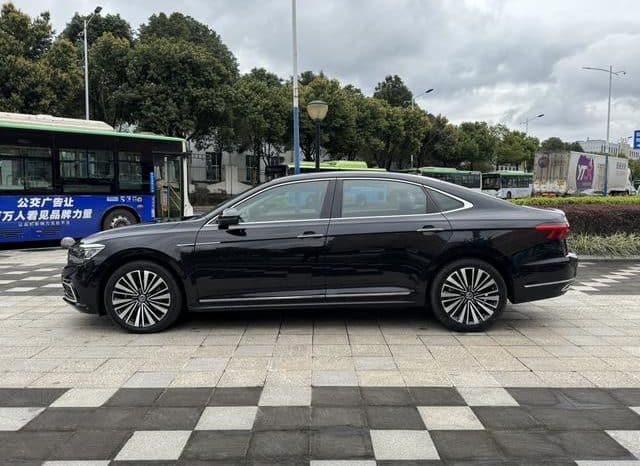 
								Volkswagen Passat, 2021 full									