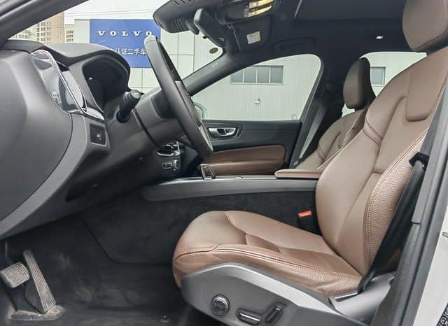 
								Volvo XC60, 2023 full									