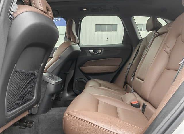 
								Volvo XC60, 2023 full									