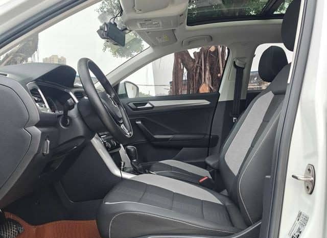 
								Volkswagen T-Roc, 2022 full									