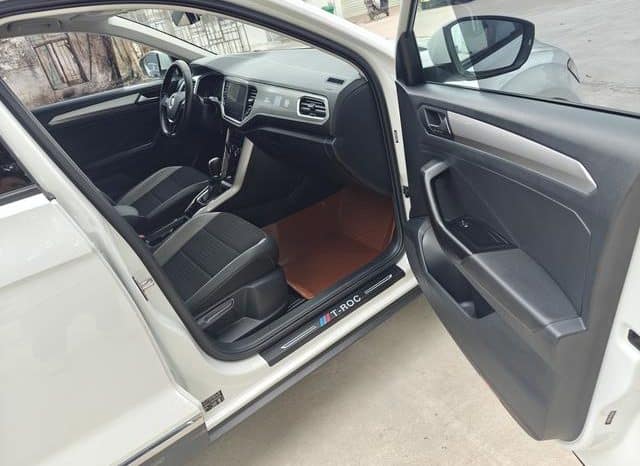 
								Volkswagen T-Roc, 2022 full									