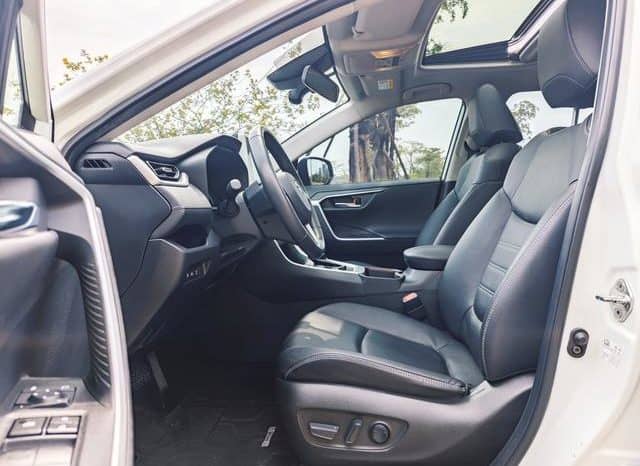 
								Toyota RAV4 (IV), 2020 full									