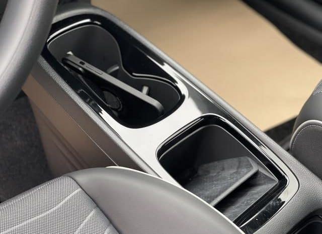 
								Volkswagen ID.3, 2023 full									