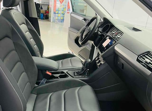 
								Volkswagen Tiguan L, 2020 full									