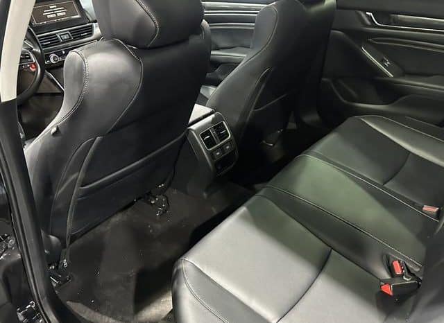 
								Honda Accord, 2022 full									