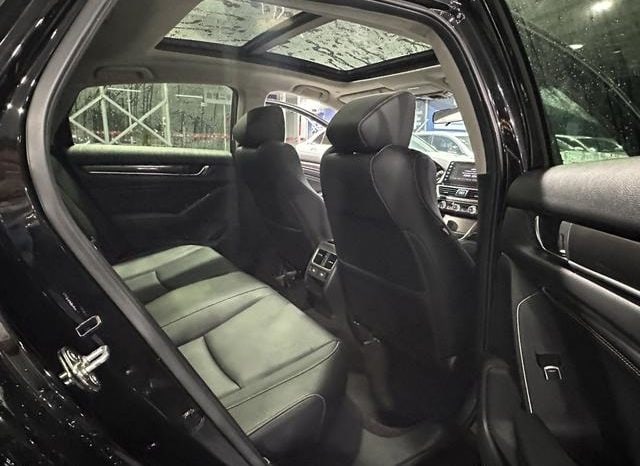 
								Honda Accord, 2022 full									