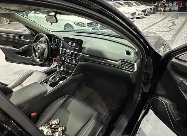 
								Honda Accord, 2022 full									