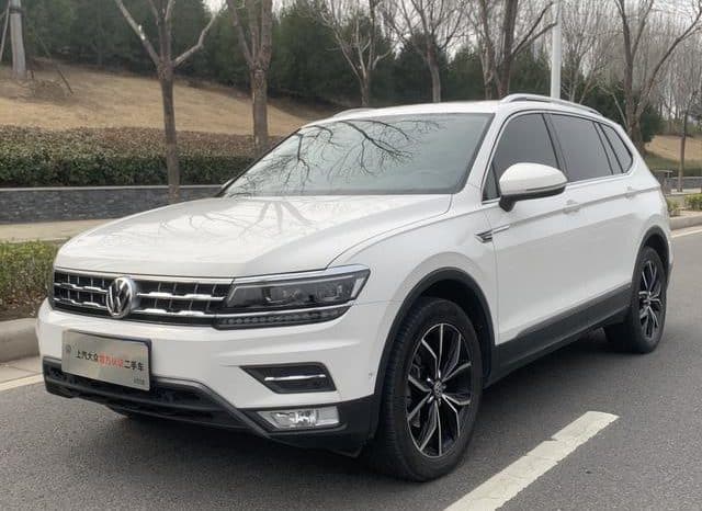 67cec98b5a74c Volkswagen Tiguan L, 2020