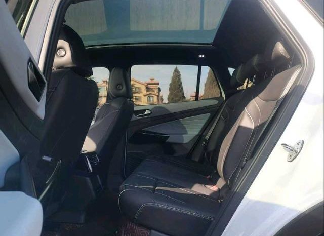 
								Volkswagen ID.4 X, 2024 full									