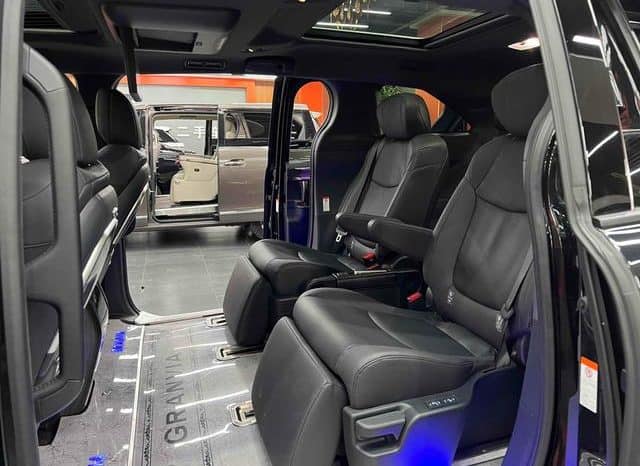 
								Toyota Granvia, 2023 full									
