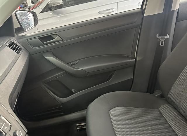 
								Volkswagen Polo (V), 2021 full									