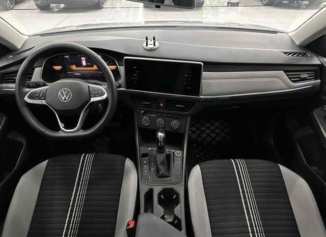 
								Volkswagen Bora, 2023 full									
